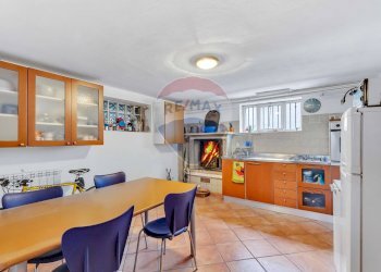 Cucina - Casa indipendente Via Cesare Battisti
 
9, Gerenzano - foto 29