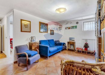 Soggiorno - Casa indipendente Via Cesare Battisti
 
9, Gerenzano - foto 31