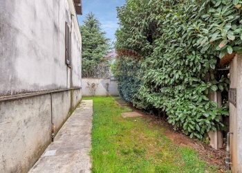 Giardino - Casa indipendente Via Cesare Battisti
 
9, Gerenzano - foto 51