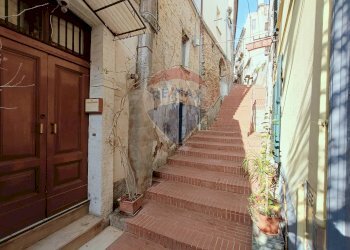 Scale - Villa Bifamiliare Via Umberto I Vico 2
 
4, Lanciano - foto 16