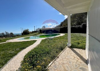 Piscina - Villa Fossacesia - photo 59