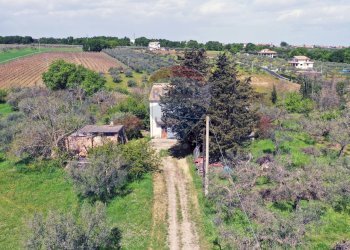 Vista delle montagne - Rustico Via  Provinciale della Rocca
 
73, Santa Maria Imbaro - foto 1