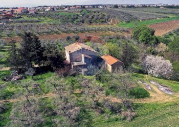 Casa all\'aperto - Rustico Via  Provinciale della Rocca
 
73, Santa Maria Imbaro - foto 2