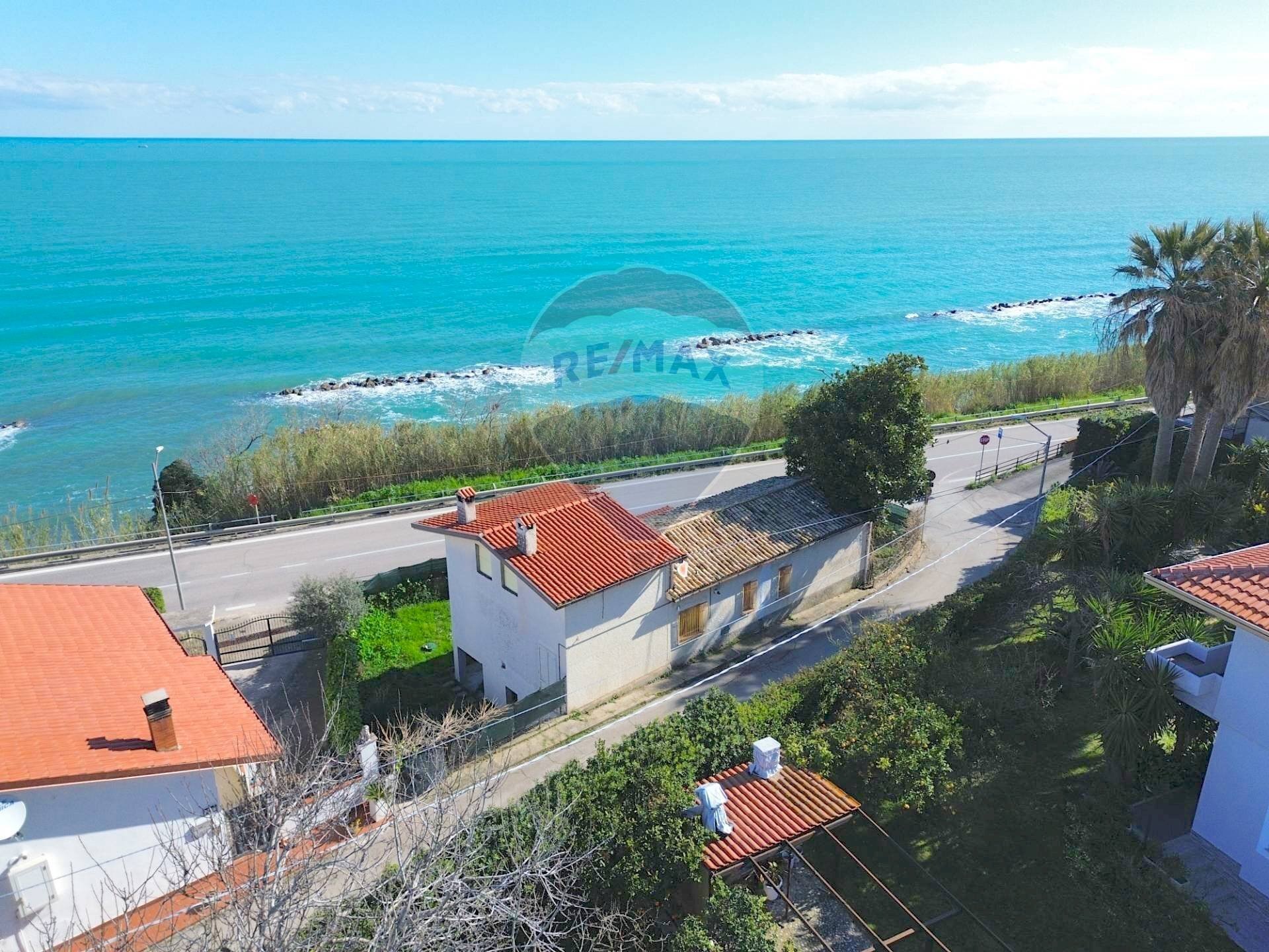 Vista dell\'acqua - Casa indipendente C.da Vallevò
 
177, Rocca San Giovanni - foto 1