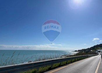 Vista dell\'acqua - Casa indipendente C.da Vallevò
 
177, Rocca San Giovanni - foto 21