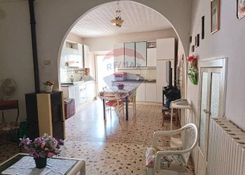 Sala da pranzo - Casa indipendente Piano Fonti - San Vincenzo
 
49, Guardiagrele - foto 1