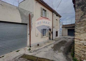 Casa all\'aperto - Casa semi indipendente Via Perilli
 
30, Santa Maria Imbaro - foto 1