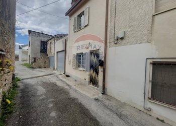 Casa all\'aperto - Casa semi indipendente Via Perilli
 
30, Santa Maria Imbaro - foto 2