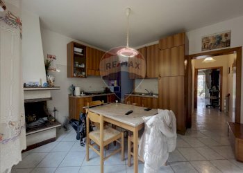 Sala da pranzo - Casa semi indipendente Via Perilli
 
30, Santa Maria Imbaro - foto 3