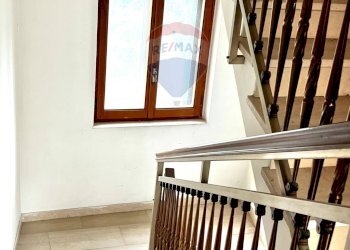 Scale - Appartamento Via Roma
 
58, Colledimezzo - foto 12