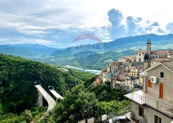 Vista delle montagne - Appartamento Via Roma
 
58, Colledimezzo - foto 14