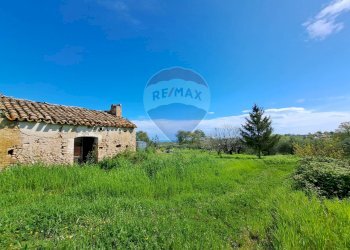 Casa all\'aperto - Casa indipendente C.da Follani
 
227, Lanciano - foto 2