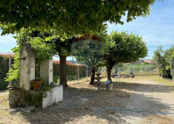 Giardino - Casa indipendente Via del Mare
 
24, Frisa - foto 12