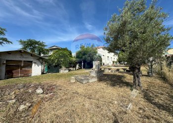 Giardino - Casa indipendente Via del Mare
 
24, Frisa - foto 17