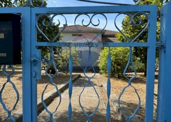 Giardino - Casa indipendente Via del Mare
 
24, Frisa - foto 21