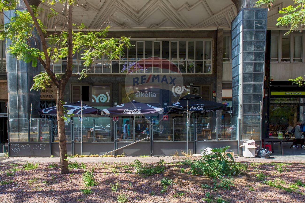 Edificio all\'aperto - Cafeteria - Cold Bar corso sicilia
 
61, Catania - photo 1