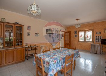 Sala da pranzo - Villa Via Toselli
 
50, Piazza Armerina - foto 5