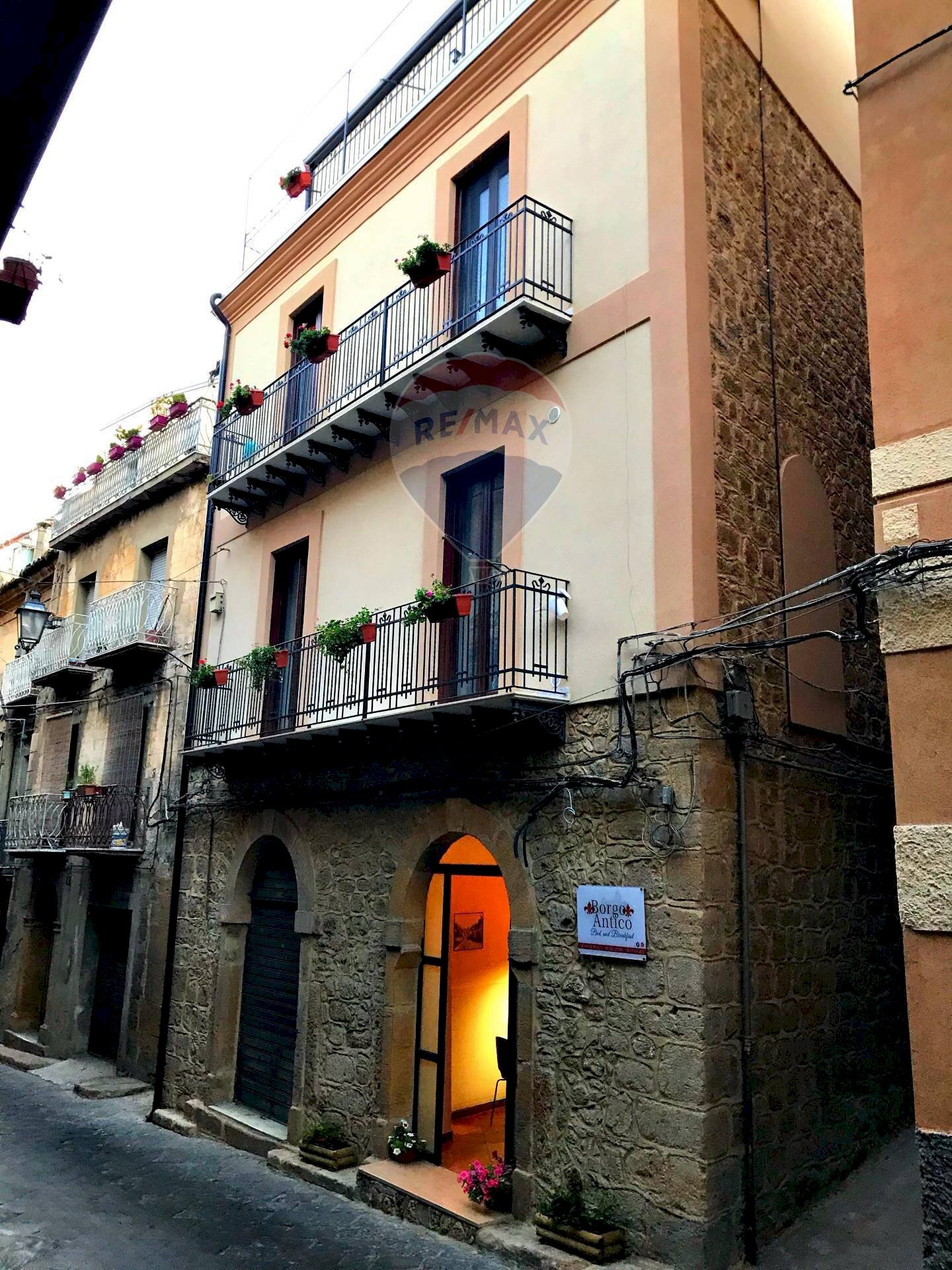 Edificio all\'aperto - Casa indipendente cortile lauricella
 
7, Piazza Armerina - foto 1