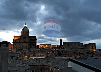 Edificio all\'aperto - Independent house cortile lauricella
 
7, Piazza Armerina - photo 8
