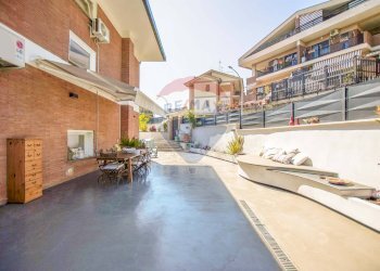 Giardino terrazzato - Villa a Schiera Via Francesco Bartolomeo Rastrelli
 
42, Roma - foto 11