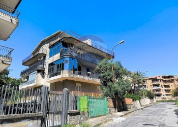 Casa all\'aperto - Quadrilocale Via Sandro Pertini
 
10, Francavilla di Sicilia - foto 35