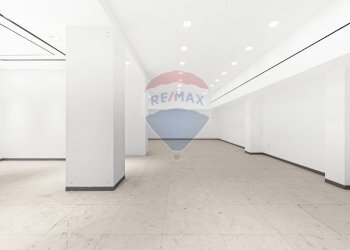 Stanza vuota - Locale Commerciale Piazza Santa Francesca Romana
3, Milano - foto 15