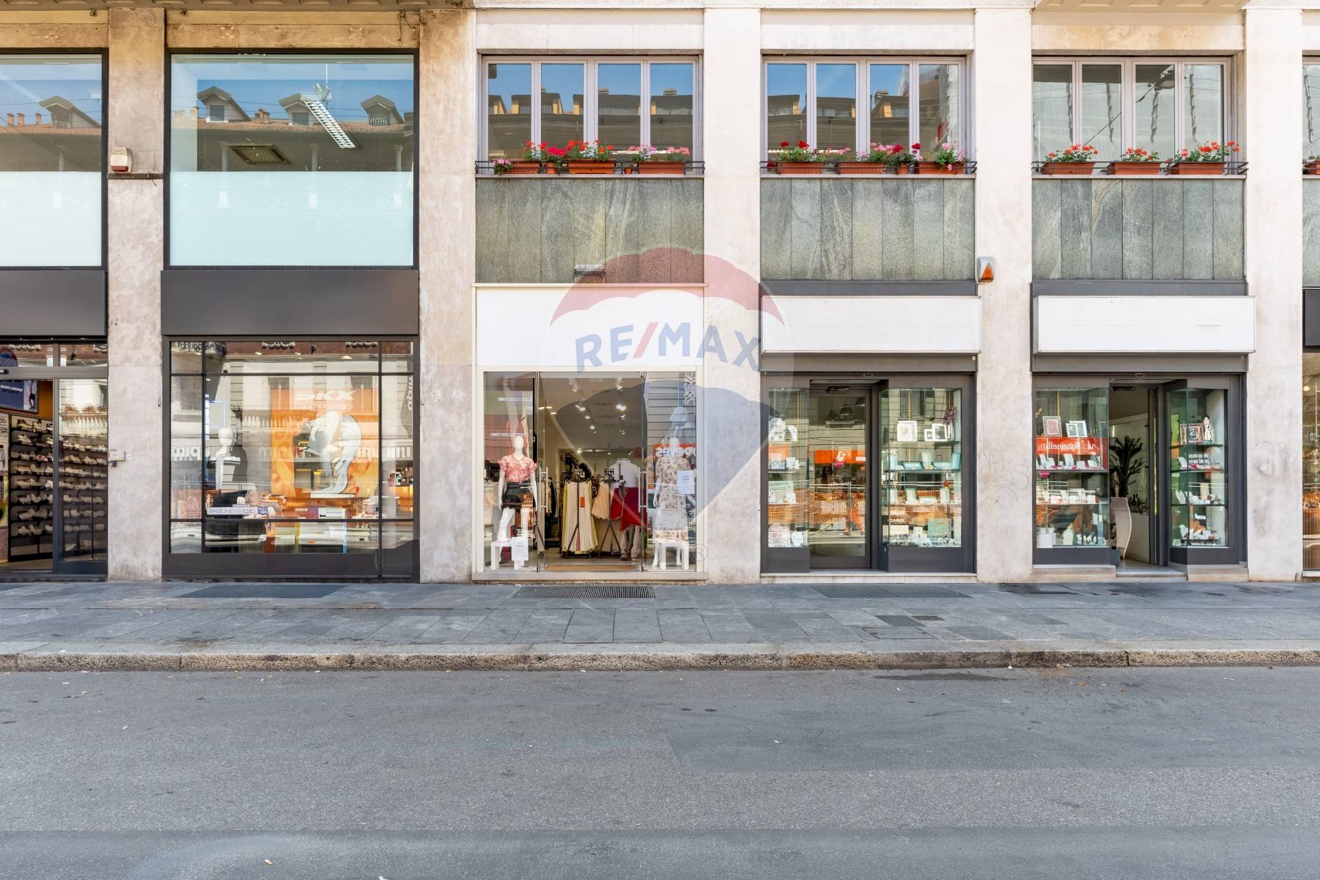 Edificio all\'aperto - Shop Galleria Buenos Aires
 
7, Milano - photo 2