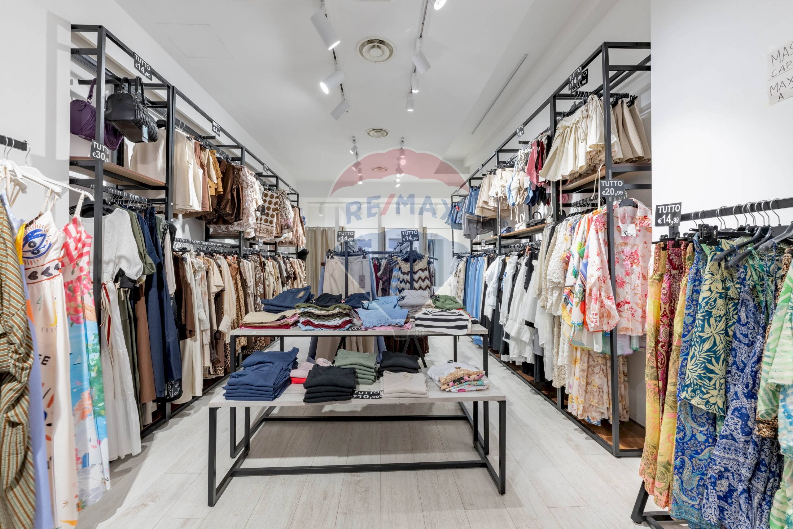 Cabina armadio - Shop Galleria Buenos Aires
 
7, Milano - photo 3