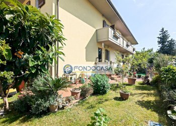 esterno - Villa Via Puliche
 
310, Massa - foto 2