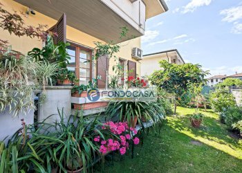 esterno - Villa Via Puliche
 
310, Massa - foto 4