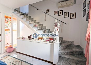 scale - Villa Via Puliche
 
310, Massa - foto 15