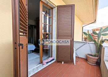 balcone camera - Villa Via Puliche
 
310, Massa - foto 23