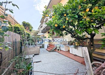 esterno - Villa Via Puliche
 
310, Massa - foto 34