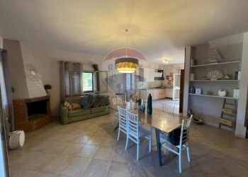 Sala da pranzo - Casa semi indipendente Contrada Portella Daino
 
2M, Altavilla Milicia - foto 3