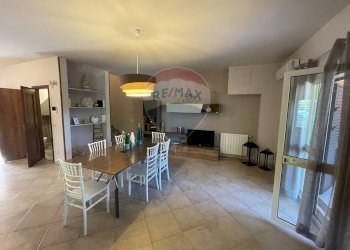 Sala da pranzo - Casa semi indipendente Contrada Portella Daino
 
2M, Altavilla Milicia - foto 1