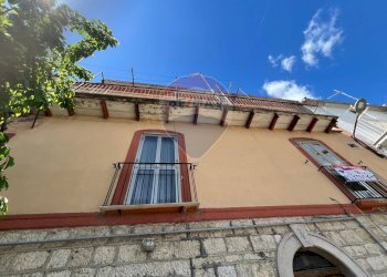 Edificio all\'aperto - Casa semi indipendente Traversa IV di via piave
 
20, Castelmauro - foto 2