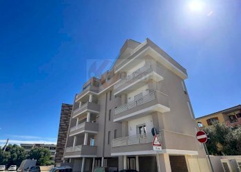Foto 1 - Trilocale Via Labriola
 
5, Olbia - foto 1