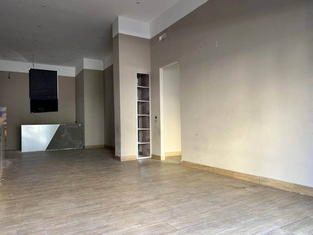 Interno non residenziale - Shop via Principe di Napoli a Ponticelli, 74, Napoli - photo 2