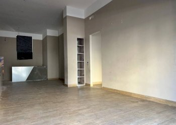 Interno non residenziale - Negozio via Principe di Napoli a Ponticelli, 74, Napoli - foto 2