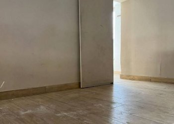 Interno non residenziale - Negozio via Principe di Napoli a Ponticelli, 74, Napoli - foto 8