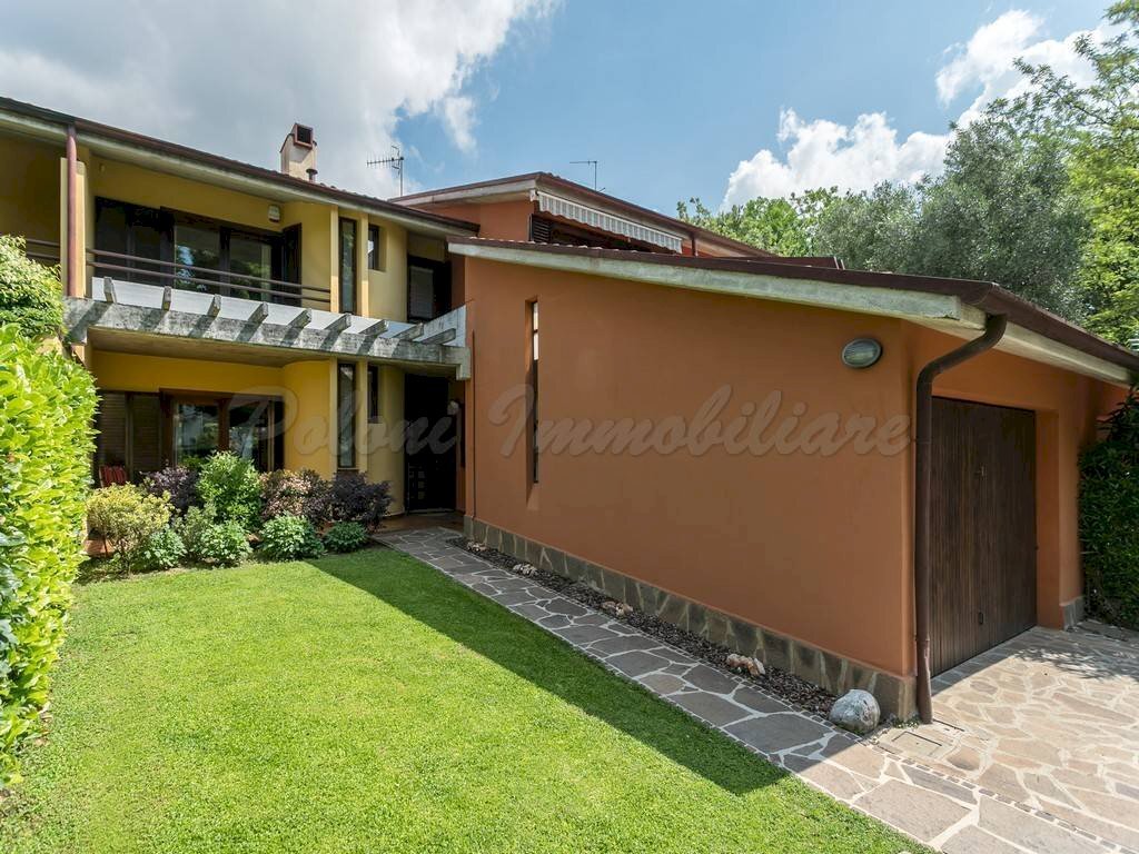 Facciata - Villa a Schiera viale Giulio Zavaritt, Gorle - foto 2