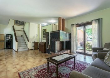 Salone - Villa a Schiera viale Giulio Zavaritt, Gorle - foto 8