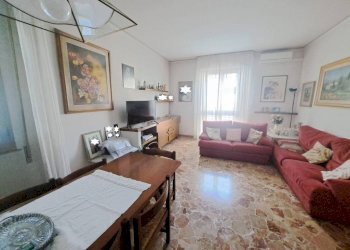 Salone - Quadrilocale viale della Repubblica, Prato - foto 3