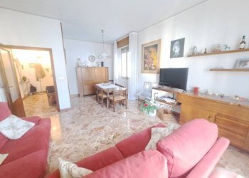 Salone - Quadrilocale viale della Repubblica, Prato - foto 6