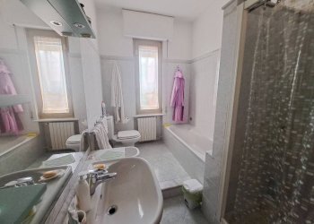 Bagno - Quadrilocale viale della Repubblica, Prato - foto 24