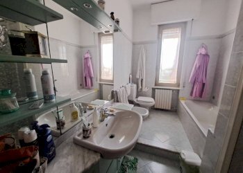 Bagno - Quadrilocale viale della Repubblica, Prato - foto 25