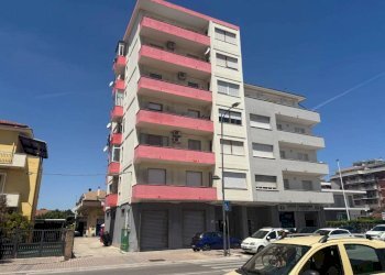 Facciata - Trilocale via Tiburtina Valeria, 170, Pescara - foto 1