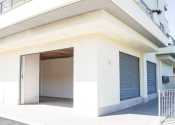 Facciata - Shop via Leonardo Mellano, Roma - photo 3