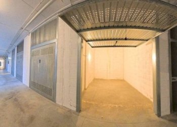 Box auto - Shop via Leonardo Mellano, Roma - photo 16