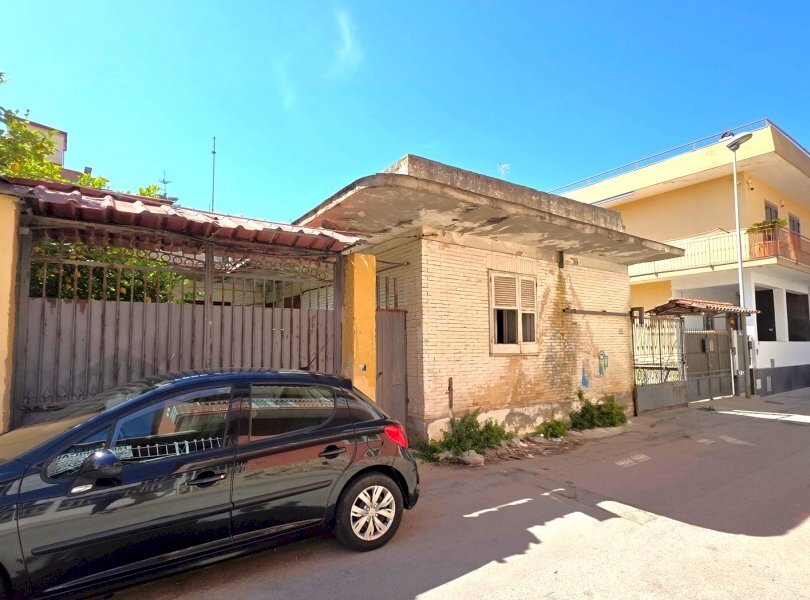 Casa indipendente Mondragone - foto 1